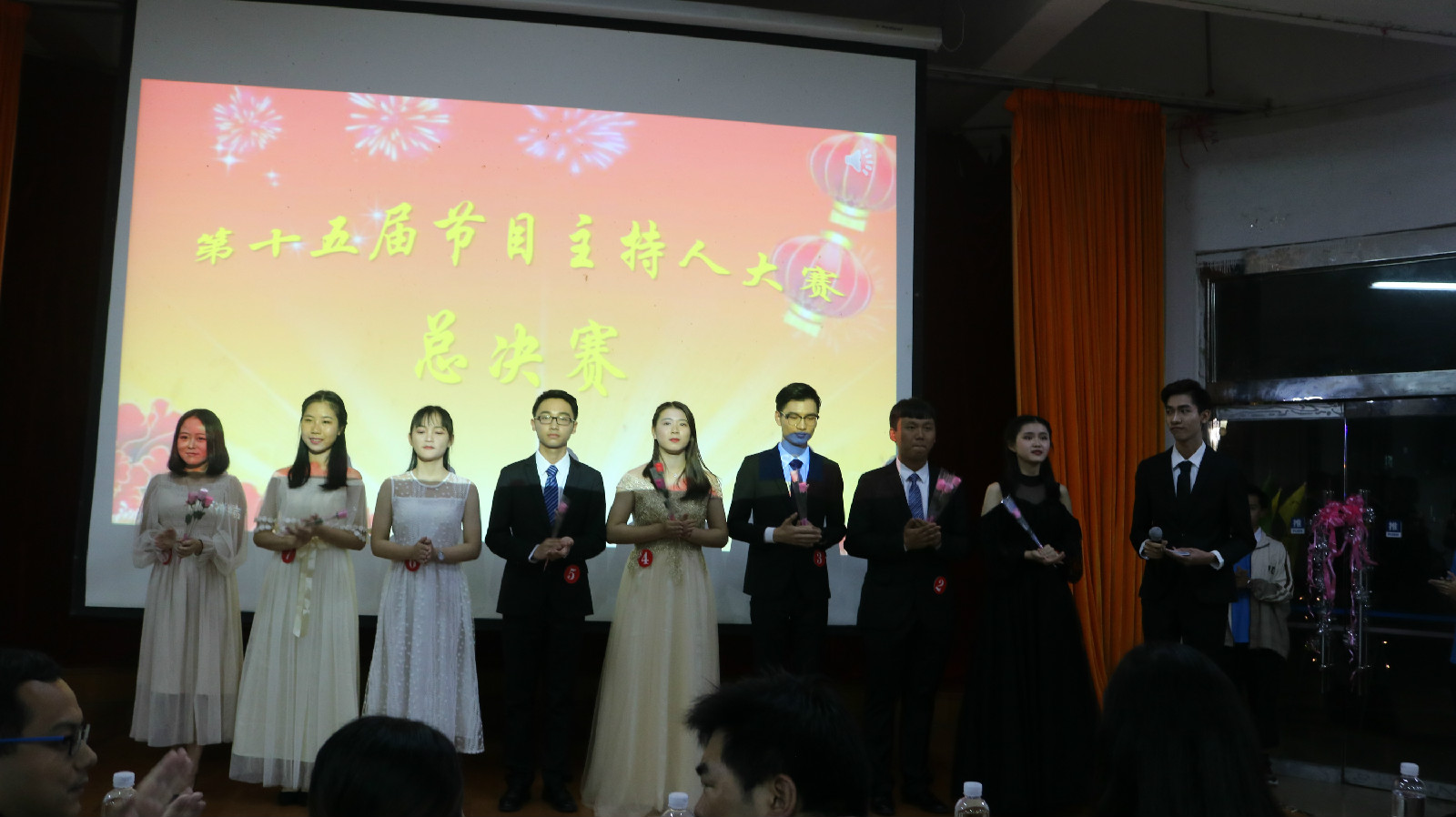 8位脱颖而出的选手.jpg 8位脱颖而出的选手.jpg