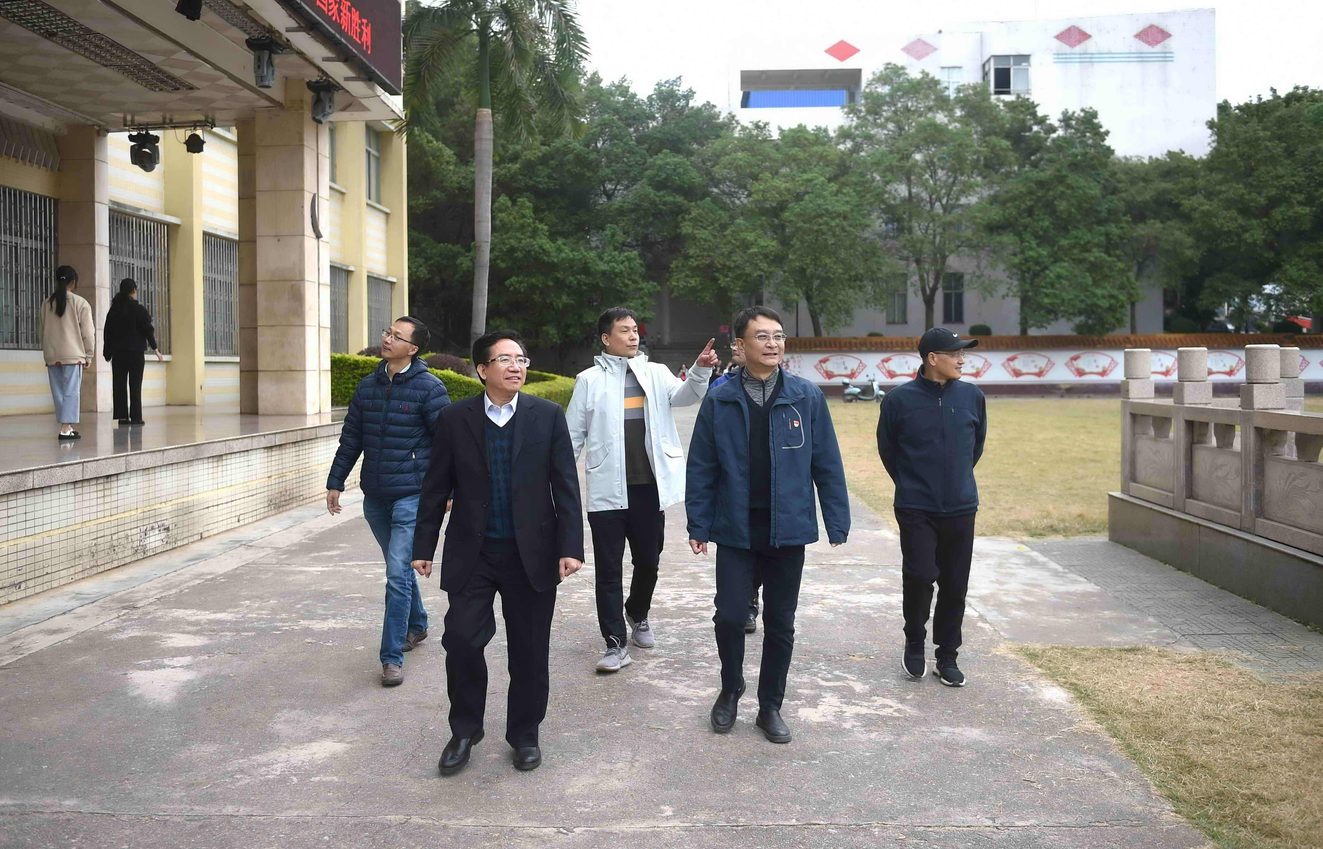 C:\Users\gdsspt\Desktop\2020年11月28日 暨南大学统战部部长庄汉文一行莅临我校考察调研 新闻图片 拍摄:刘静\004 DSC_6758.jpg C:\Users\gdsspt\Desktop\2020年11月28日 暨南大学统战部部长庄汉文一行莅临我校考察调研 新闻图片 拍摄:刘静\004 DSC_6758.jpg