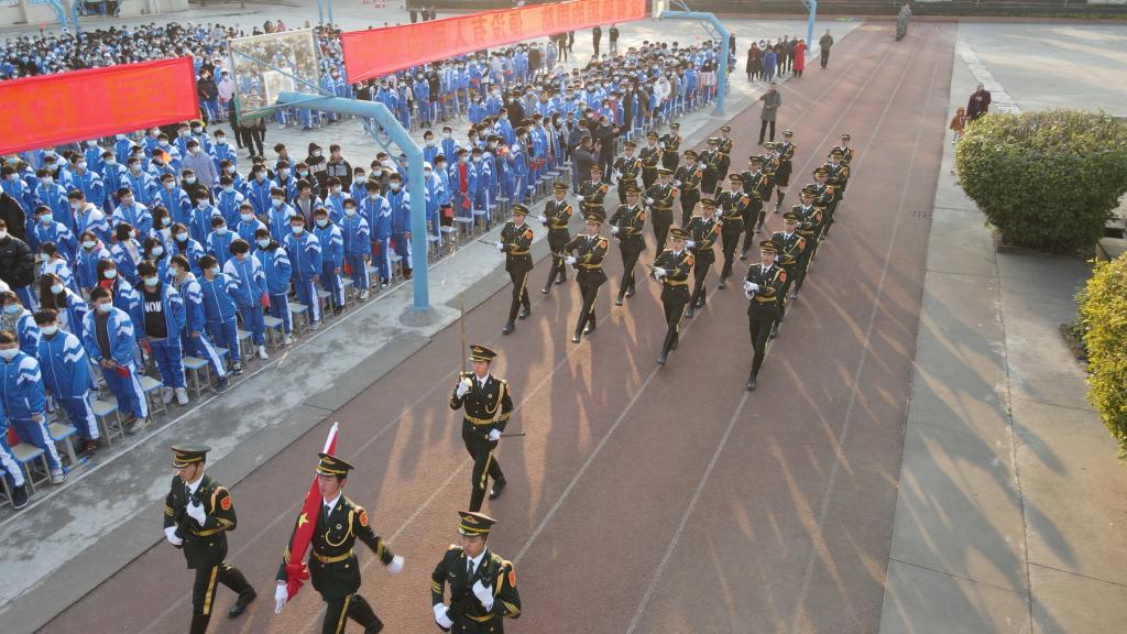 C:\Users\gdsspt\Desktop\“同升一面旗,共筑中国梦”——我校国旗护卫队走进曲江区三所中学 文档\照片\1.jpg C:\Users\gdsspt\Desktop\“同升一面旗,共筑中国梦”——我校国旗护卫队走进曲江区三所中学 文档\照片\1.jpg