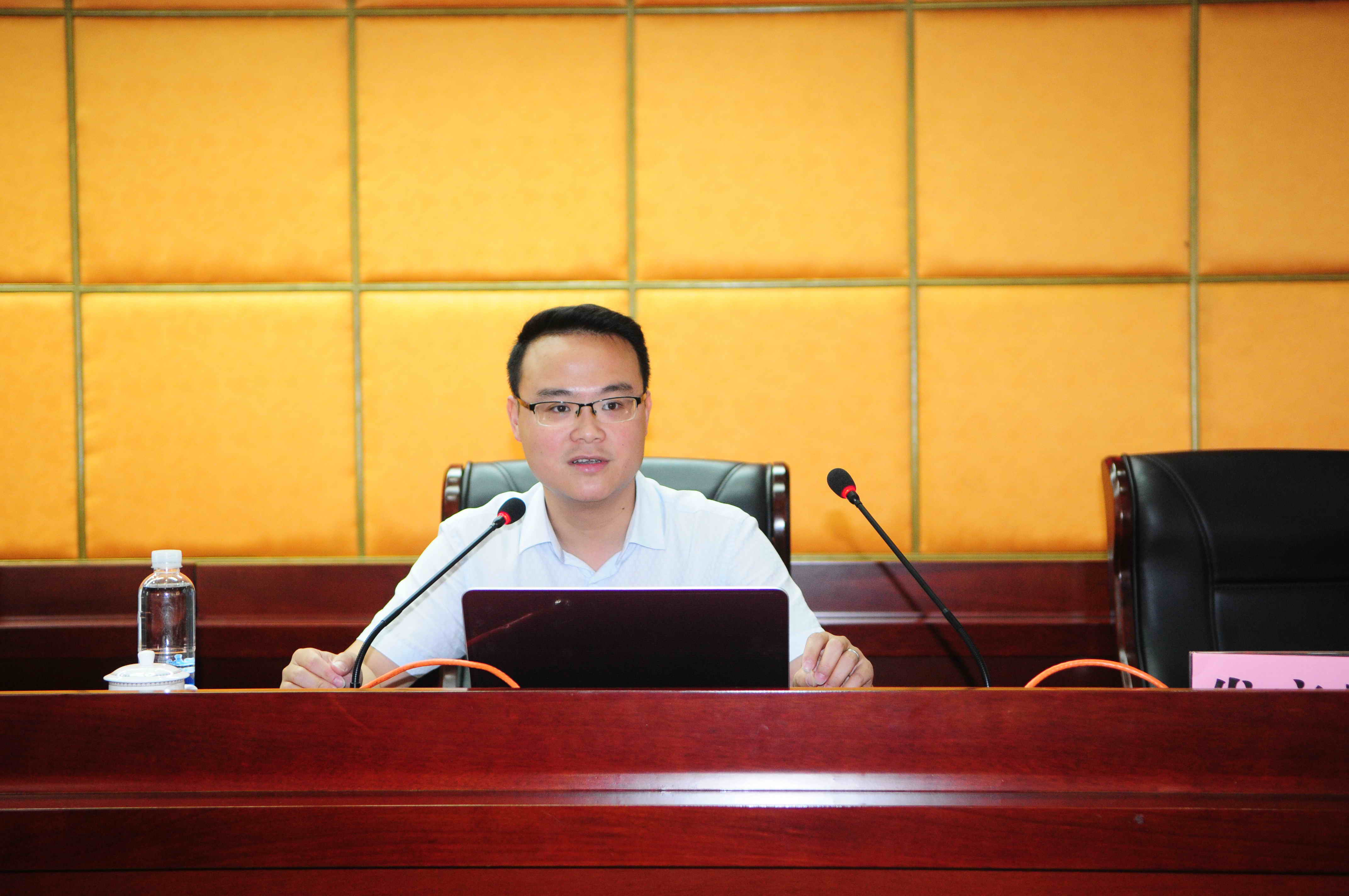 34.陈伦盛副教授讲课.jpg 34.陈伦盛副教授讲课.jpg