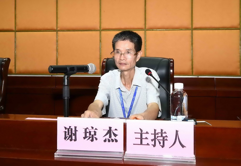 D:\网络新闻\1月网络新闻\2018年6月15日 学院干部大会  拍摄：张少丰\2018年6月15日 学院干部大会 精选 拍摄：张少丰\DSC_8166 1-2A.jpg