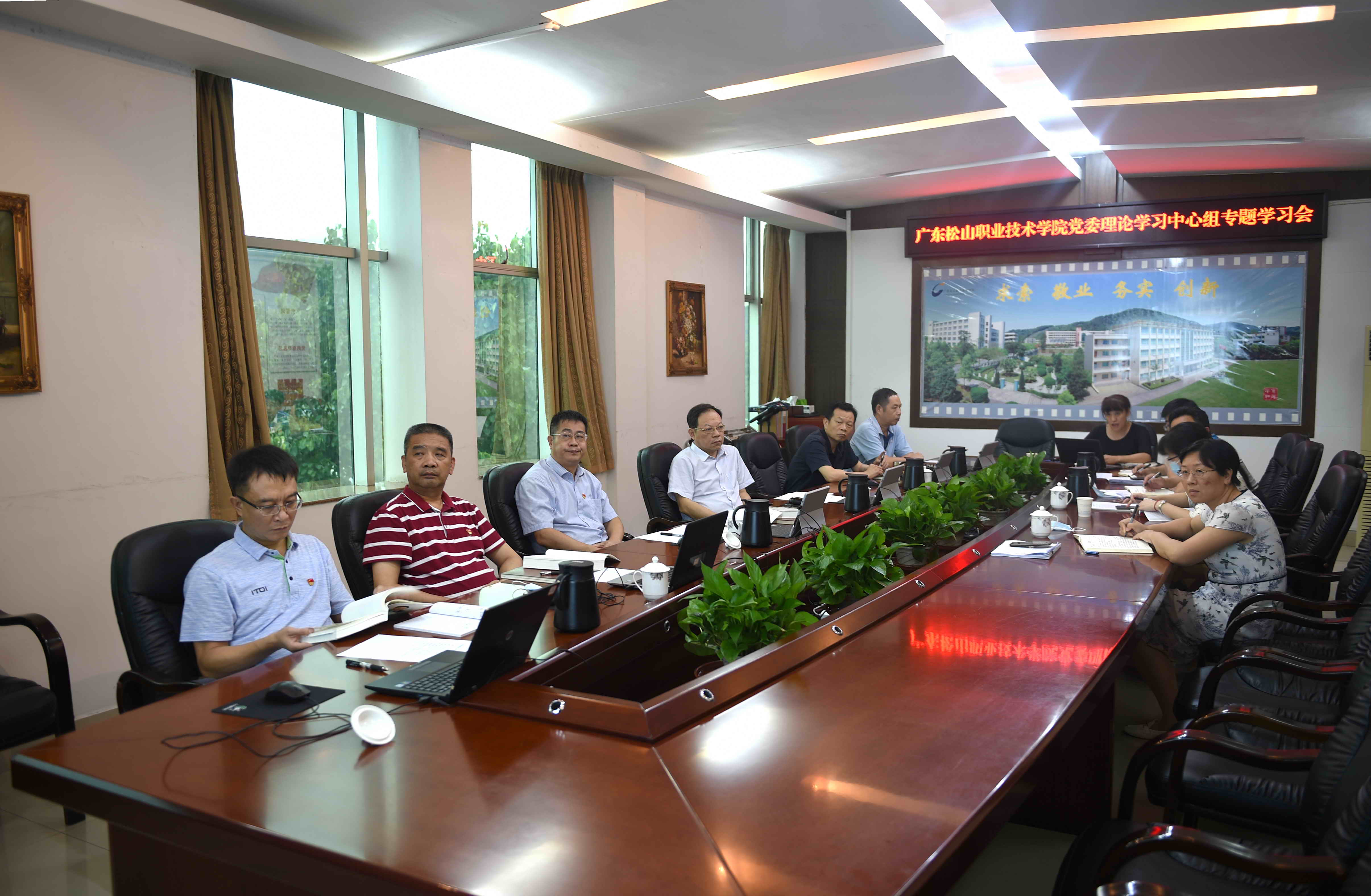 001 DSC_8699.jpg 001 DSC_8699.jpg