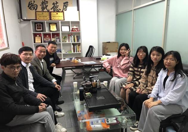 C:\Users\gdsspt\Desktop\20210203 产教融合谋发展 校企合作育新人——我校跨境电子商务大学生实践基地挂牌成立\2.jpg